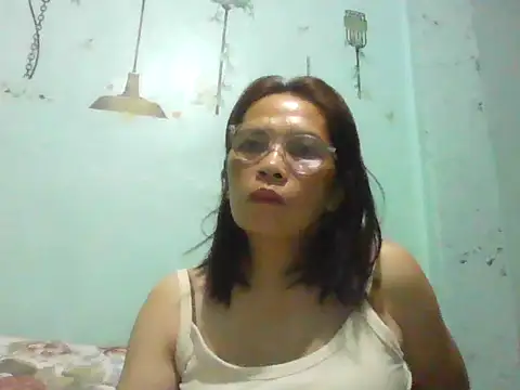momshe2026 online show from 06.06.26