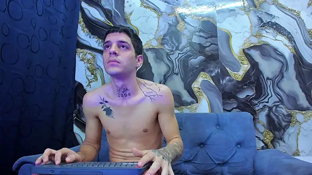 Snapshot of boy_max_latin chatting on 06.01.26 boy max latin online show from 06.01.26