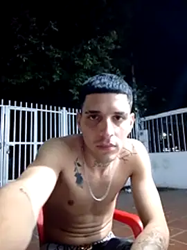 Snapshot of boy_max_latin chatting on 07.15.26 boy max latin online show from 07.15.26