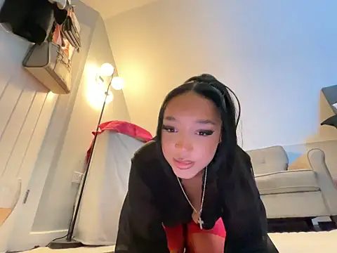 Snapshot of Caramelbbyxx chatting on 06.14.26 Caramelbbyxx online show from 06.14.26