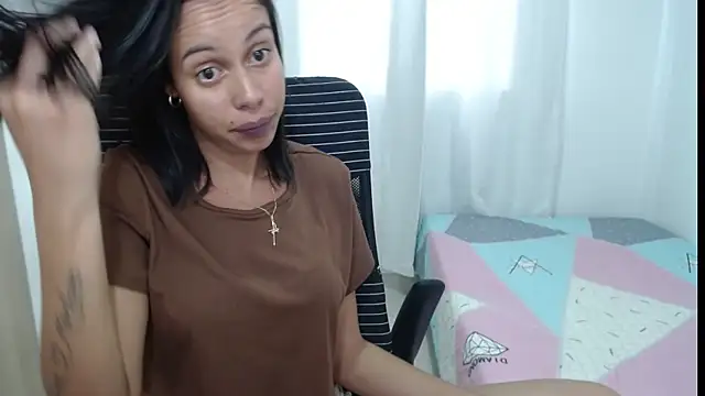 Snapshot of Valeria_Santos_ chatting on 05.28.26 Valeria Santos online show from 05.28.26