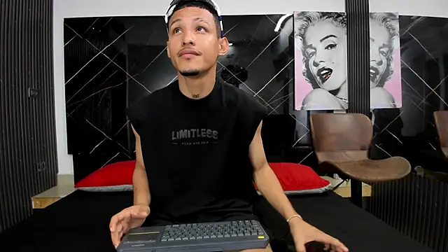 Snapshot of Camilo_Contreras chatting on 06.10.26 Camilo Contreras online show from 06.10.26