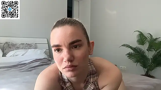 Snapshot of KiraAngella chatting on 07.18.26 KiraAngella online show from 07.18.26
