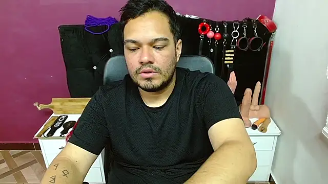 Snapshot of -AlejandroT- chatting on 06.01.26 -AlejandroT- online show from 06.01.26