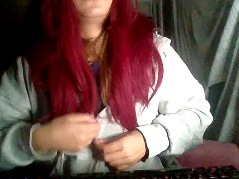 Snapshot of moraninha chatting on 06.17.26 moraninha online show from 06.17.26