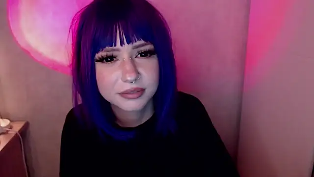 YunaLeaf online show from 08.06.26