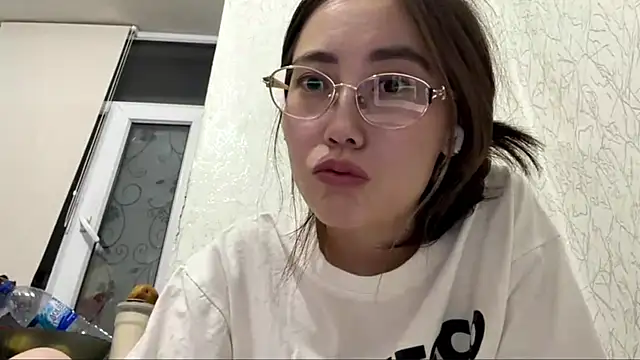 Snapshot of VickieTrudo chatting on 06.15.26 VickieTrudo online show from 06.15.26