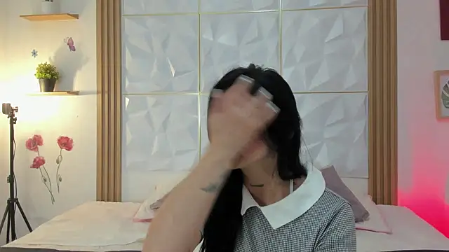 Snapshot of Anniee_333 chatting on 06.19.26 Anniee 333 online show from 06.19.26