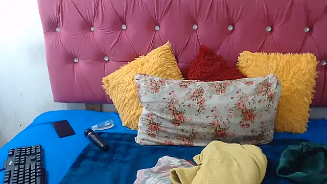PEACHESX25x online show from 07.06.26