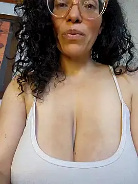 LUCI LOVE online show from 12.18.24