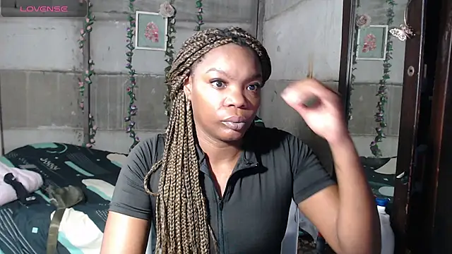 Snapshot of kenyaCocoa chatting on 06.01.26 kenyaCocoa online show from 06.01.26