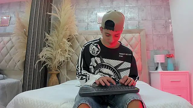 Snapshot of wesley_boyy_ chatting on 05.25.26 wesley boyy online show from 05.25.26