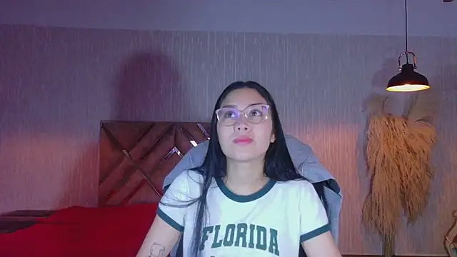 Snapshot of adaira31 chatting on 06.18.26 adaira31 online show from 06.18.26