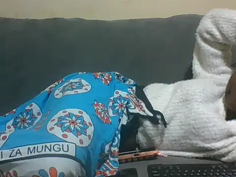 Snapshot of Applecute254 chatting on 07.16.26 Applecute254 online show from 07.16.26