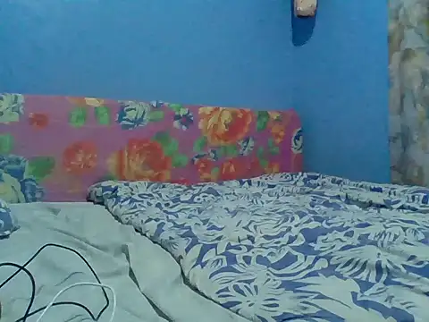 Snapshot of hot-zeena chatting on 06.23.26 hot-zeena online show from 06.23.26