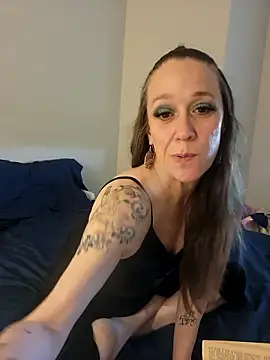 Snapshot of PookieJones chatting on 05.27.26 PookieJones online show from 05.27.26