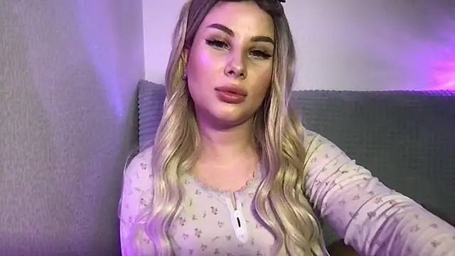 Snapshot of Lili_Weiss chatting on 06.14.26 Lili Weiss online show from 06.14.26