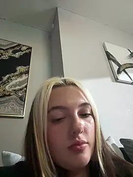 Snapshot of naughtygirl6989 chatting on 06.20.26 naughtygirl6989 online show from 06.20.26