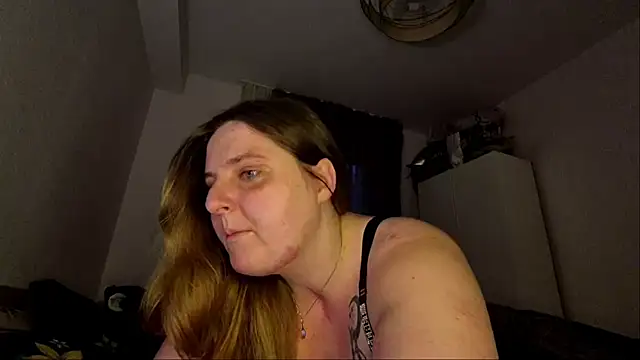 Snapshot of JessicaBake chatting on 06.19.26 JessicaBake online show from 06.19.26