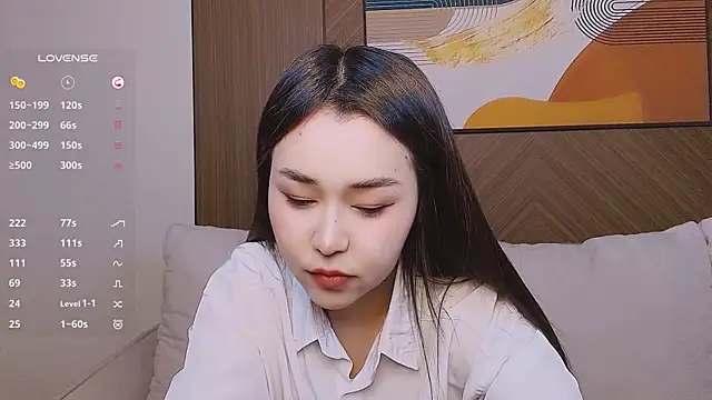Snapshot of louisa_kim chatting on 05.30.26 louisa kim online show from 05.30.26