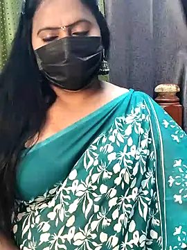 Snapshot of Meera_mia chatting on 05.31.26 Meera mia online show from 05.31.26