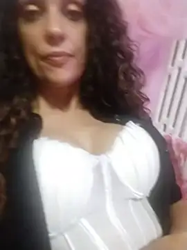 Snapshot of angelaxxx83 chatting on 07.22.26 angelaxxx83 online show from 07.22.26