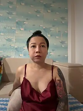 Snapshot of LINDA_HD chatting on 06.19.26 LINDA HD online show from 06.19.26