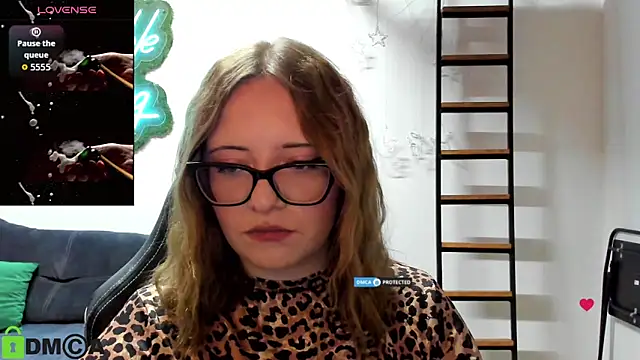 Snapshot of JuliNy_x chatting on 06.06.26 JuliNy x online show from 06.06.26
