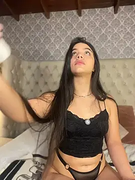 Snapshot of Amel_Rosse chatting on 06.23.26 Amel Rosse online show from 06.23.26