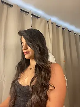 Snapshot of Amel_Rosse chatting on 07.17.26 Amel Rosse online show from 07.17.26
