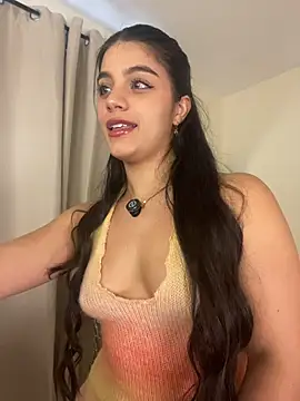 Snapshot of Amel_Rosse chatting on 07.23.26 Amel Rosse online show from 07.23.26