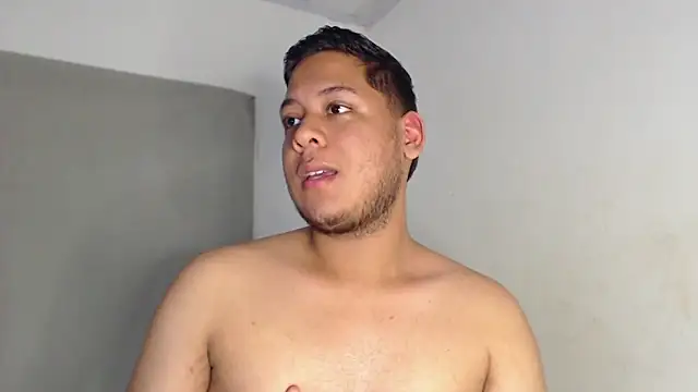 Snapshot of nicolas_cr1 chatting on 06.17.26 nicolas cr1 online show from 06.17.26