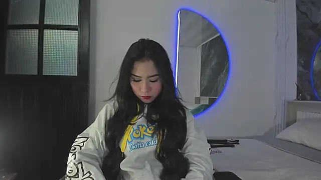 Snapshot of Kitty-Alice chatting on 05.31.26 Kitty-Alice online show from 05.31.26