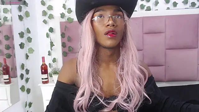 Snapshot of Elektraqueen1 chatting on 05.29.26 Elektraqueen1 online show from 05.29.26
