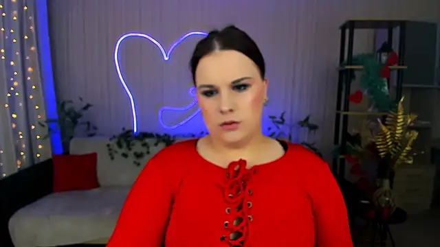 Snapshot of OliviaTwens chatting on 06.02.26 OliviaTwens online show from 06.02.26