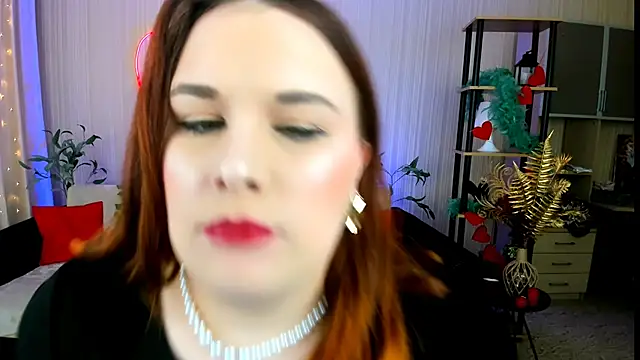 Snapshot of OliviaTwens chatting on 06.12.26 OliviaTwens online show from 06.12.26