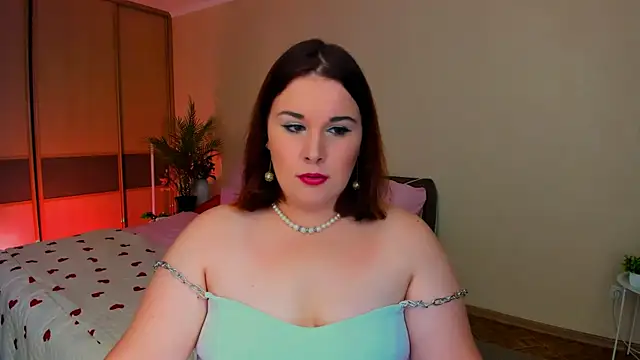 Snapshot of OliviaTwens chatting on 07.15.26 OliviaTwens online show from 07.15.26