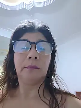 Snapshot of fire_mommy chatting on 06.19.26 fire mommy online show from 06.19.26