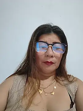 Snapshot of fire_mommy chatting on 06.26.26 fire mommy online show from 06.26.26
