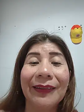 Snapshot of fire_mommy chatting on 07.04.26 fire mommy online show from 07.04.26