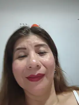Snapshot of fire_mommy chatting on 07.05.26 fire mommy online show from 07.05.26