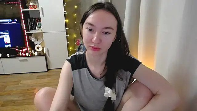 Maryana Ro online show from 03.15.26