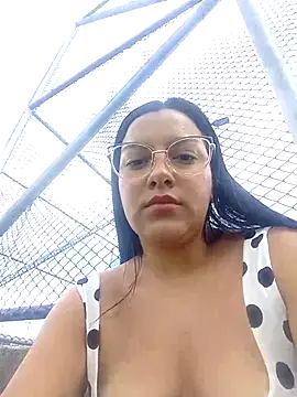 Snapshot of Sexy_nayra_outdoors_ chatting on 06.01.26 Sexy nayra outdoors online show from 06.01.26