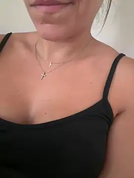 Snapshot of VenClea chatting on 07.19.26 VenClea online show from 07.19.26