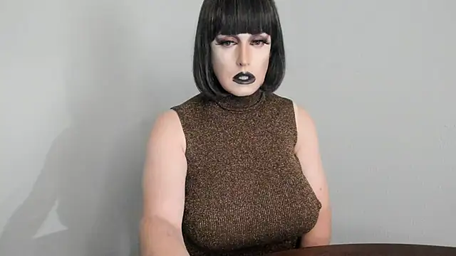 Snapshot of Danielle_tv33 chatting on 12.28.24 Danielle tv33 online show from 12.28.24