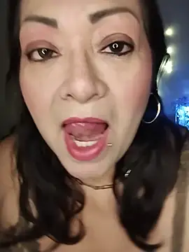 Snapshot of Khatty_Sex chatting on 06.14.26 Khatty Sex online show from 06.14.26