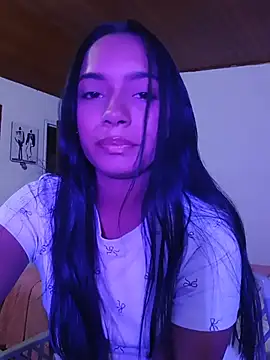 Snapshot of xcleila chatting on 06.26.26 xcleila online show from 06.26.26