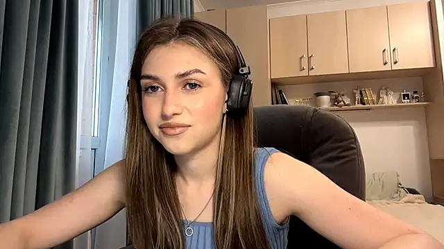 Snapshot of CameTruce chatting on 06.15.26 CameTruce online show from 06.15.26