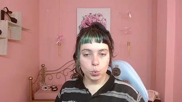 Snapshot of _sofia_smth_xx chatting on 06.15.26 sofia smth xx online show from 06.15.26