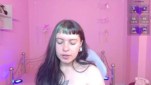 Snapshot of _sofia_smth_xx chatting on 06.18.26 sofia smth xx online show from 06.18.26